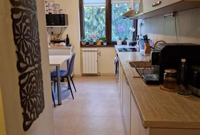 Apartament cu 3 camere decomandat, mobilat în Tipografilor