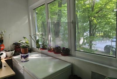 Apartament cu 3 camere decomandat în Brâncoveanu