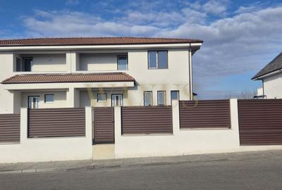 Duplex cu 4 camere în Dezmir