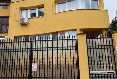 Casă individuală cu 7 camere în Vatra Luminoasă