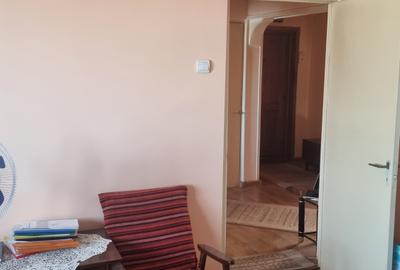 Apartament 3 camere de vanzare, zona Nord - Piață, decomandat, 84 mp - 3