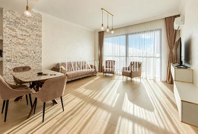 Apartament cu 3 camere decomandat în Delfinariu