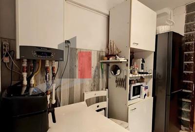 Apartament cu 3 camere semidecomandat, mobilat în Sebastian