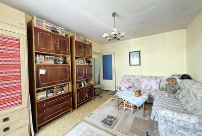 Apartament cu 3 camere nedecomandat în Dacia