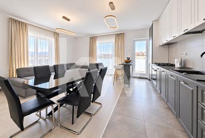 Apartament cu 3 camere decomandat, mobilat în Tractorul