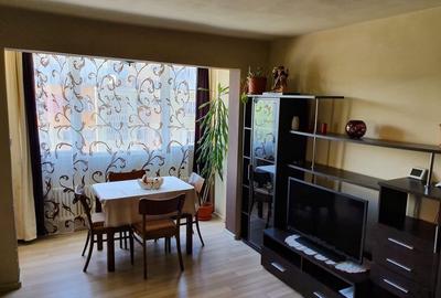 Apartament cu 3 camere în Cetate