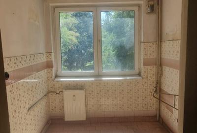Se vinde in Nord apartament 3 camere etaj 1/9,pret 69000 euro negociabil. - 1
