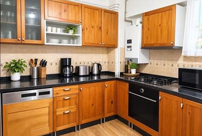 Apartament cu 4 camere decomandat în Decebal