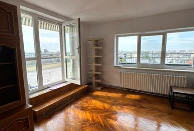 Apartament cu 3 camere semidecomandat în P-ța Unirii