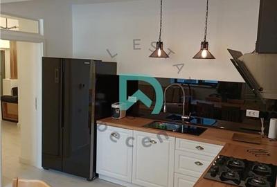 Apartament cu 3 camere semidecomandat, mobilat în Centrul Civic