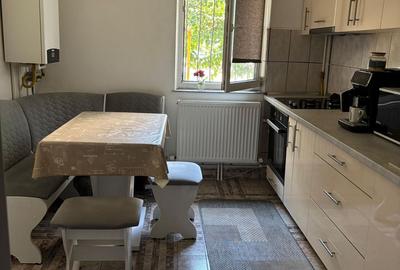 Apartament 2 camere zona Poarta 6 - 3