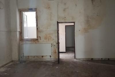 Propun spre vânzare o proprietate într-o zonă centrală Piața Victoriei - 12
