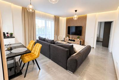 Apartament cu 3 camere semidecomandat, mobilat în Florești