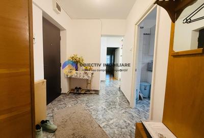 Apartament cu 3 camere decomandat în 1 Mai