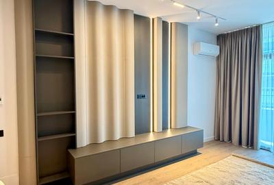 Apartament cu 3 camere semidecomandat în Pipera