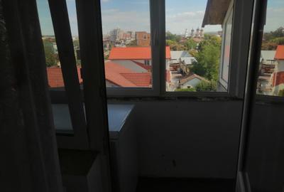 3 camere, mobilat și utilat - 11
