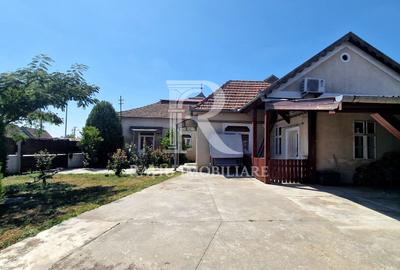 Casă individuală cu 6 camere în Central