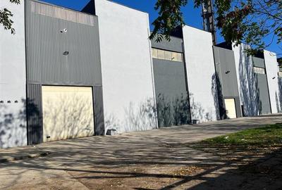 Spațiu industrial, de 1,680 mp, în Central