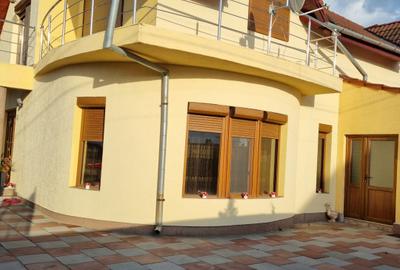 Casă individuală cu 5 camere în Giroc