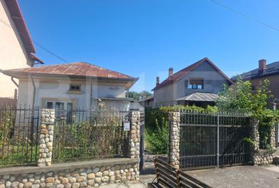 Casă individuală cu 5 camere în Bucșani