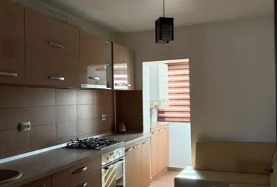 Apartament cu 3 camere decomandat în Tătărași
