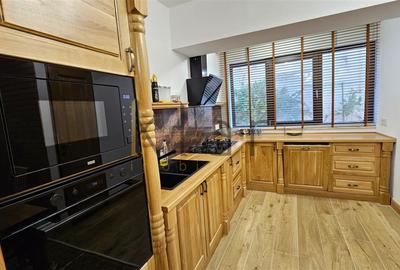 Casa renovata 200mp pe 2 niveluriparcare curte cu foisorCentru zona str. Paris - 12