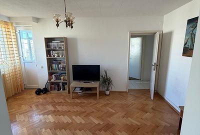 Apartament cu 3 camere semidecomandat, mobilat în Cotroceni