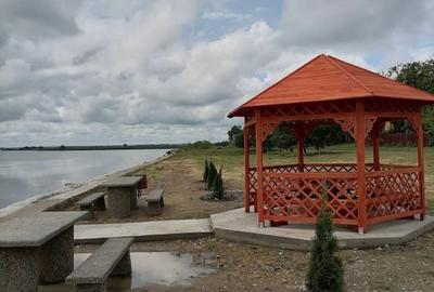 Casa langa lac!Balta Mostistea la o aruncatura de bat - 14
