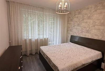 Apartament 3 camere semidecomandat, Podu Ros - Etaj 2 - 2