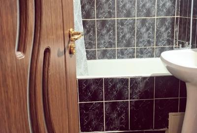 2 camere Calea Bucuresti , centrala / etaj 3 , finisaje medii / mobilat - 12