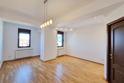 Unfurnished 3-Bedroom Apartment | Arch of Triumph - Kiseleff | Garage & Storage - 10