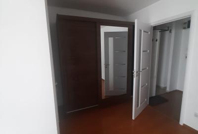 Bd. Banu Manta  aproape de metrou Piata Victoriei, parcul Kiseleff - 7