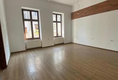 Inchiriez Spatiu  Comercial cu intrare din Bulevard - 6
