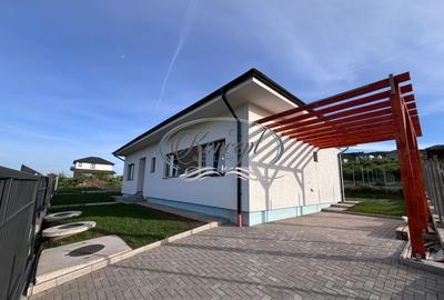 Casă individuală cu 4 camere în Chinteni