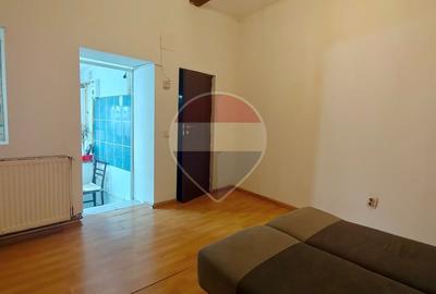 Casă / Vilă cu 3 camere de vânzare în zona Schei - 3