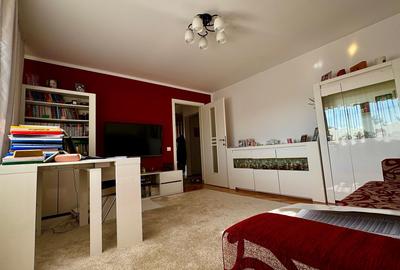 Apartament cu 3 camere decomandat, mobilat în Aradului