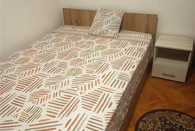 Apartament cu 3 camere decomandat, mobilat în Nicolina