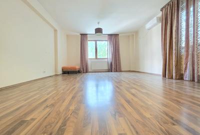 Apartament cu 3 camere decomandat în Aviației