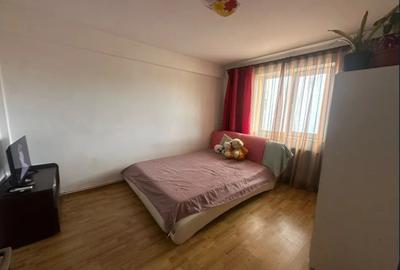 Apartament cu 2 camere decomandat în Podu Roș