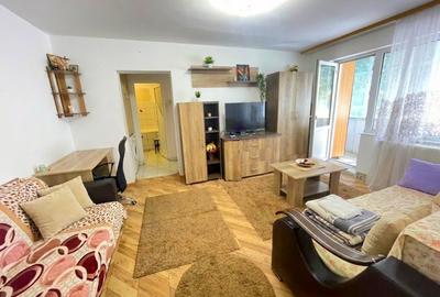Apartament cu 2 camere semidecomandat în Podu Roș