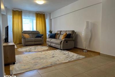 Apartament cu 4 camere decomandat, mobilat în P-ța Romană