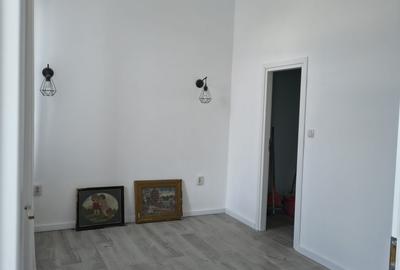 Apartament in zona centrala,finisat (cladire istorica ),mobilat,cu parcare - 9