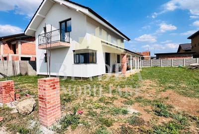 Casa individuala P+M Giarmata 584 mp 22 front, interior la alb - 8