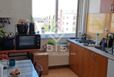 Apartament cu 3 camere decomandat în Bună Ziua