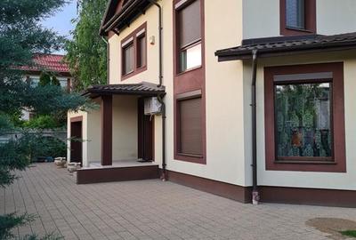 Casă individuală cu 4 camere în Băneasa