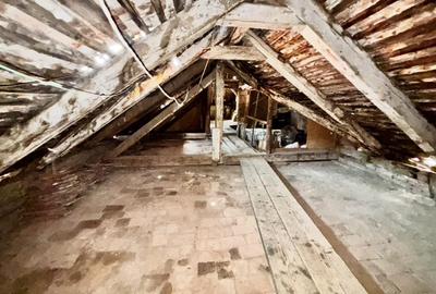 Apartament 6 Camere / Curte Privata | Centrul Istoric/ COMISION 0 - 32