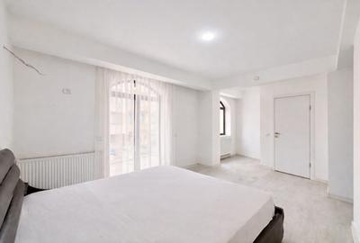 Resedinta deosebita 2017,P+1+M,6 camere,3 bai,garaj acces la parter,teren 719 mp - 12