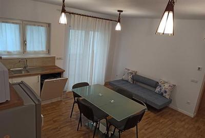Apartament cu 2 camere semidecomandat, mobilat în Aeroport