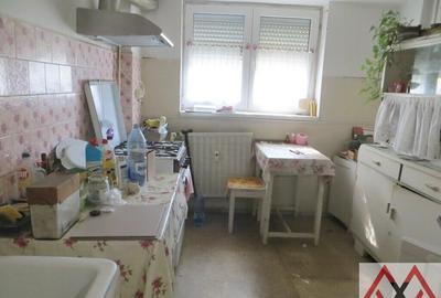Apartament 2 camere Ion Mihalache - Turda - imobil 1982 - 1