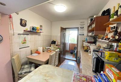 Apartament cu 2 camere decomandat, mobilat în Sărari